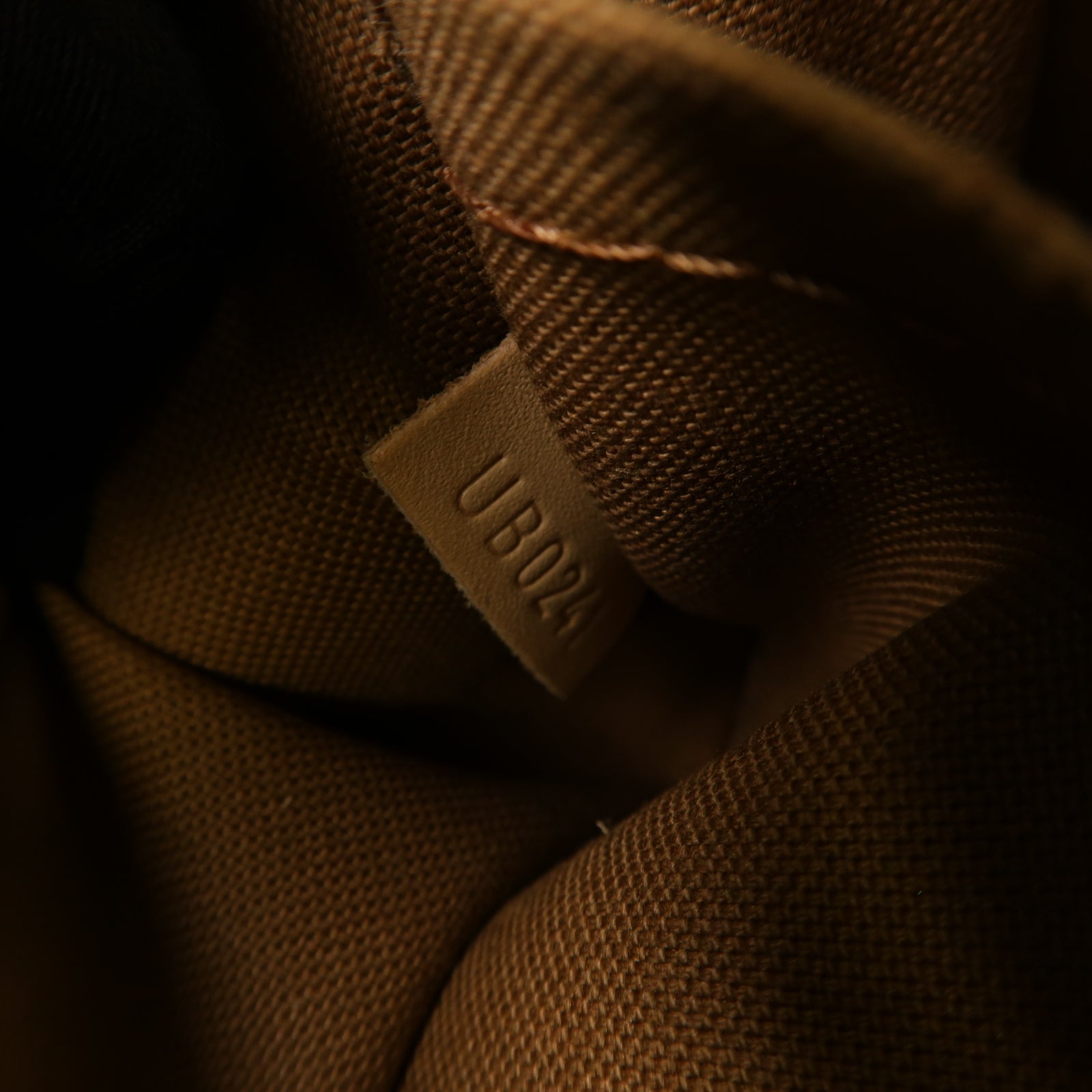 LOUIS VUITTON Monogram Pochette Accessoires金扣肩背袋棕色