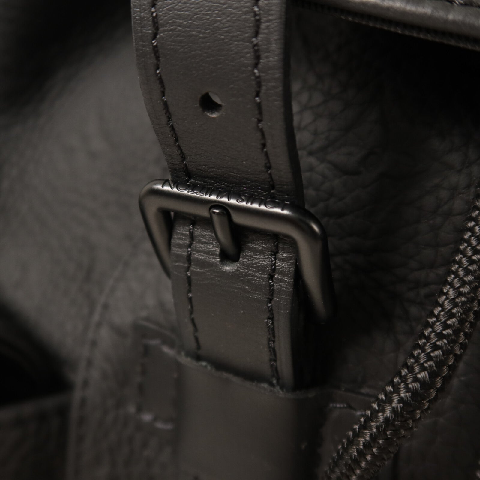 LOUIS VUITTON Monogram Taurillon Christopher PM背包