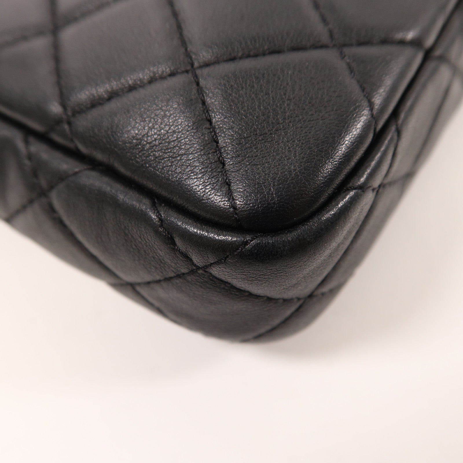 CHANEL 羊皮皮革Chain Shoulder銀扣鏈帶肩背袋