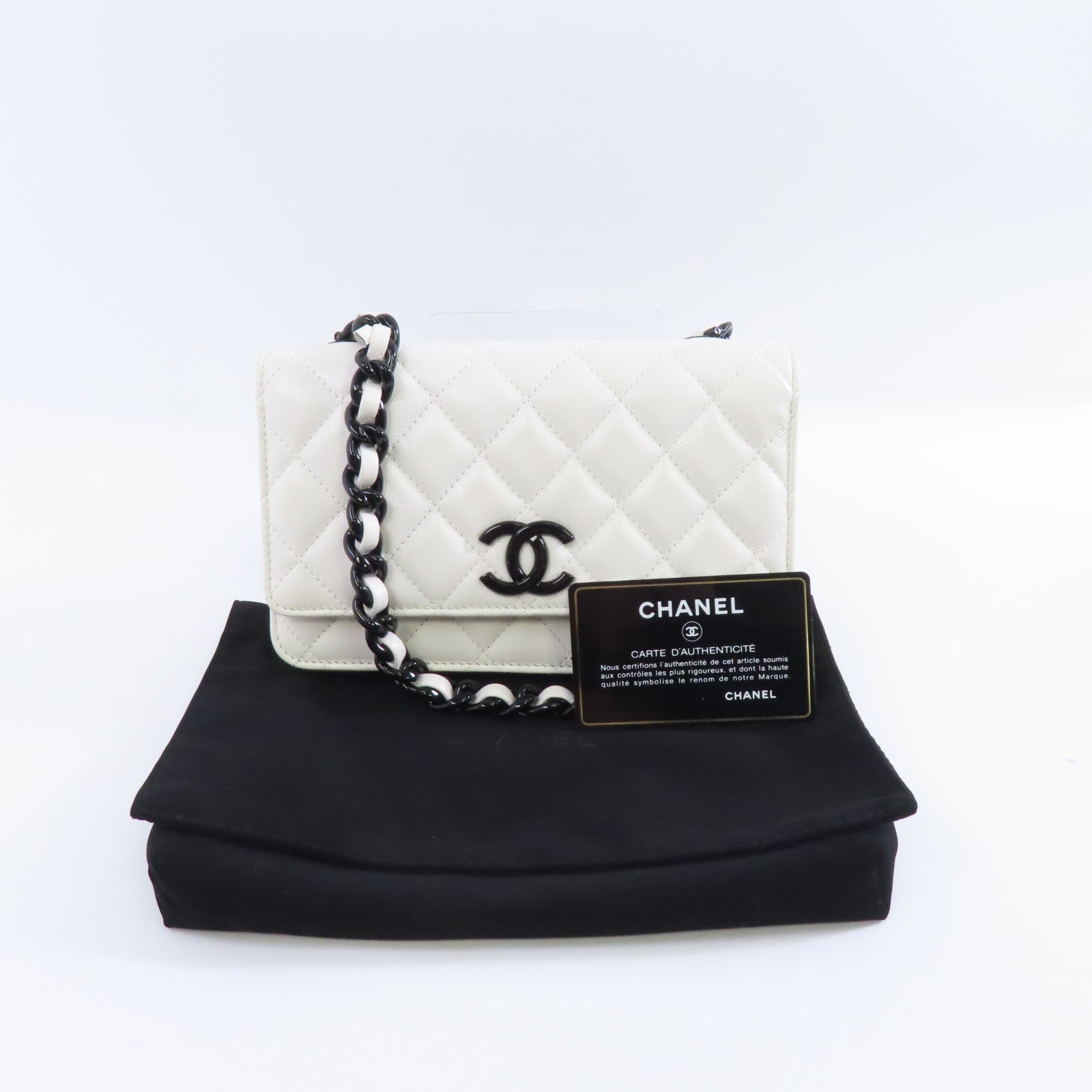 CHANEL 菱格Caviar皮革Wallet On Chain銀扣鏈帶肩背袋白色