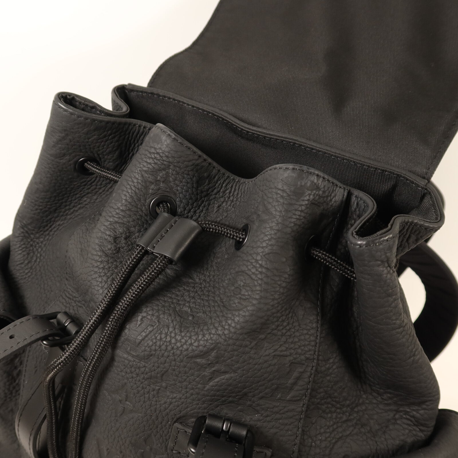 LOUIS VUITTON Monogram Taurillon Christopher PM背包