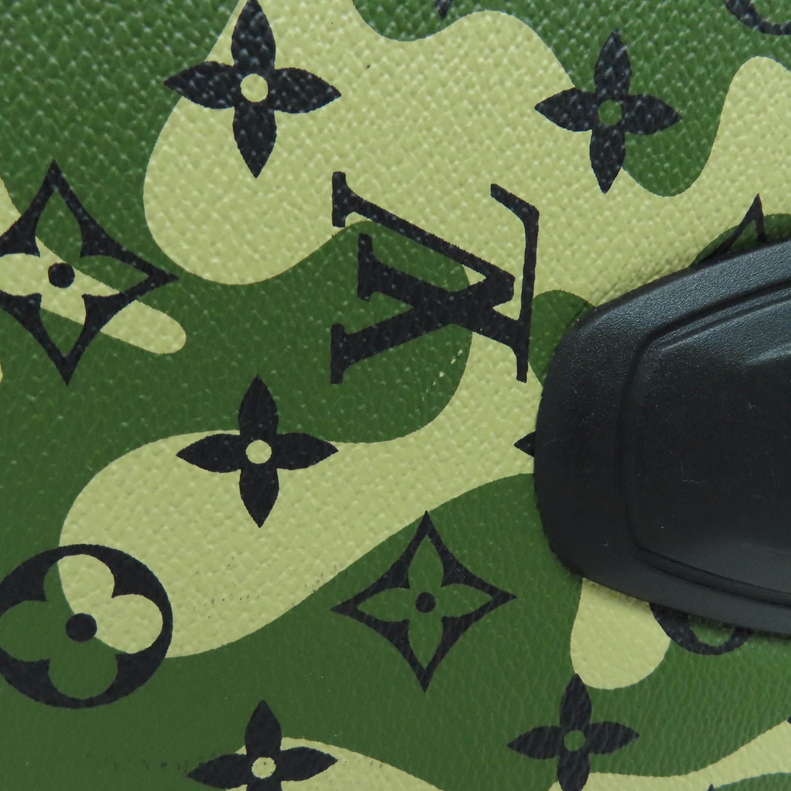 LOUIS VUITTON **【激減優惠】Monogram Camouflage Pegase 60金扣行李箱綠色