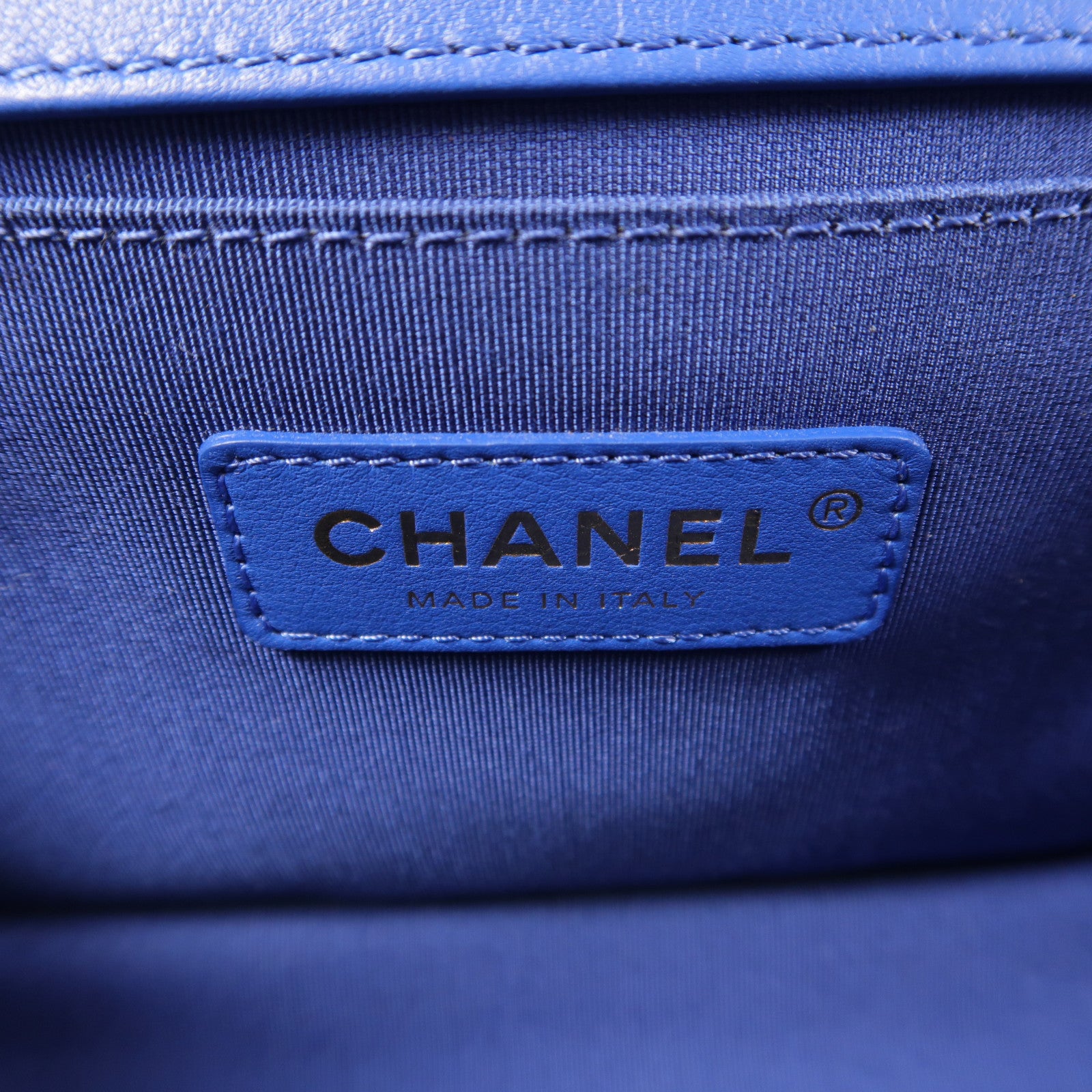 CHANEL 羊皮皮革Boy 25金扣鏈帶肩背袋