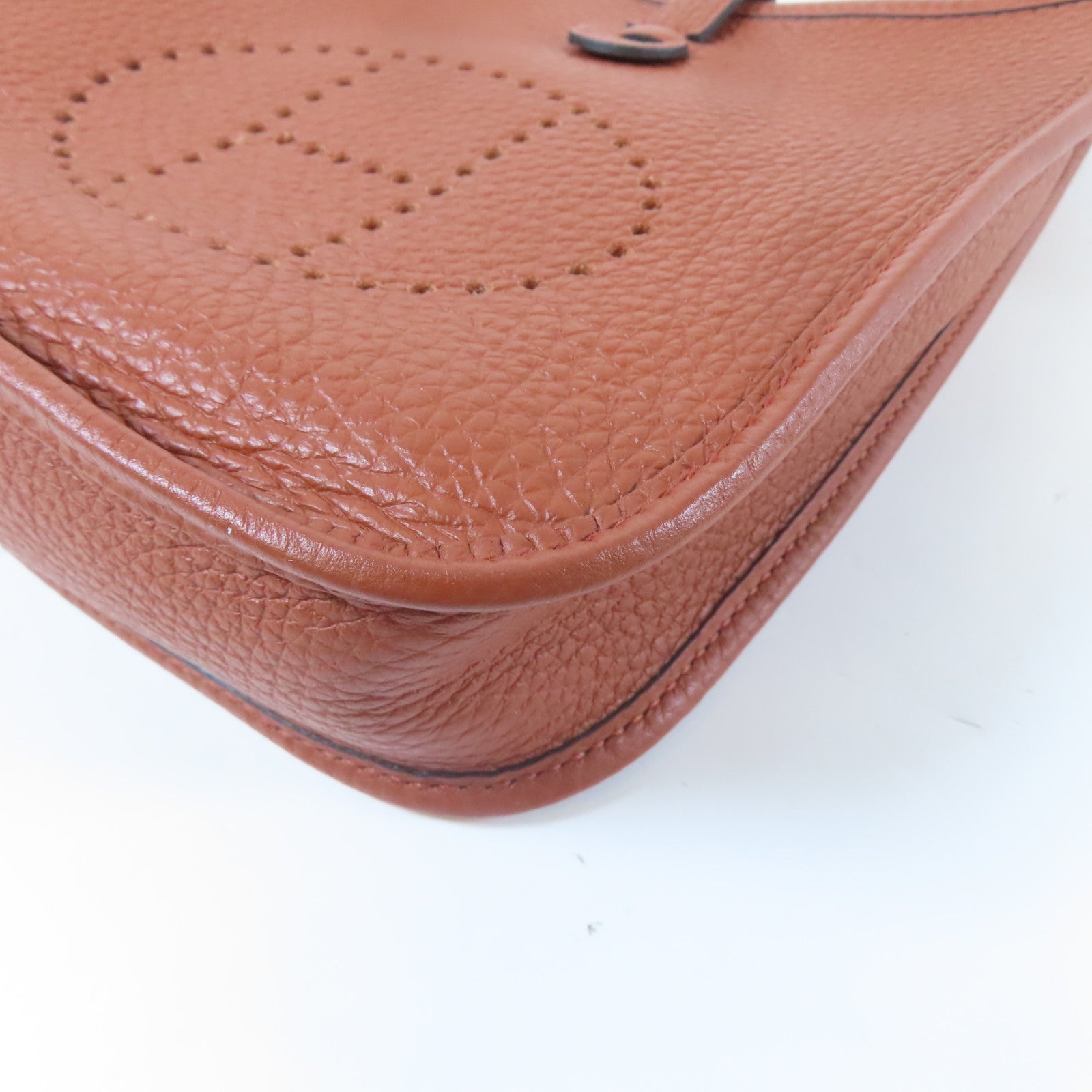 HERMES Clemence皮革Evelyne TPM金扣肩背袋駝色偏紅色