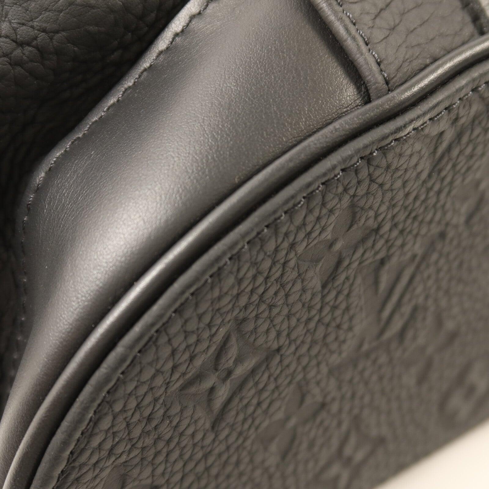 LOUIS VUITTON Monogram Taurillon Christopher PM背包