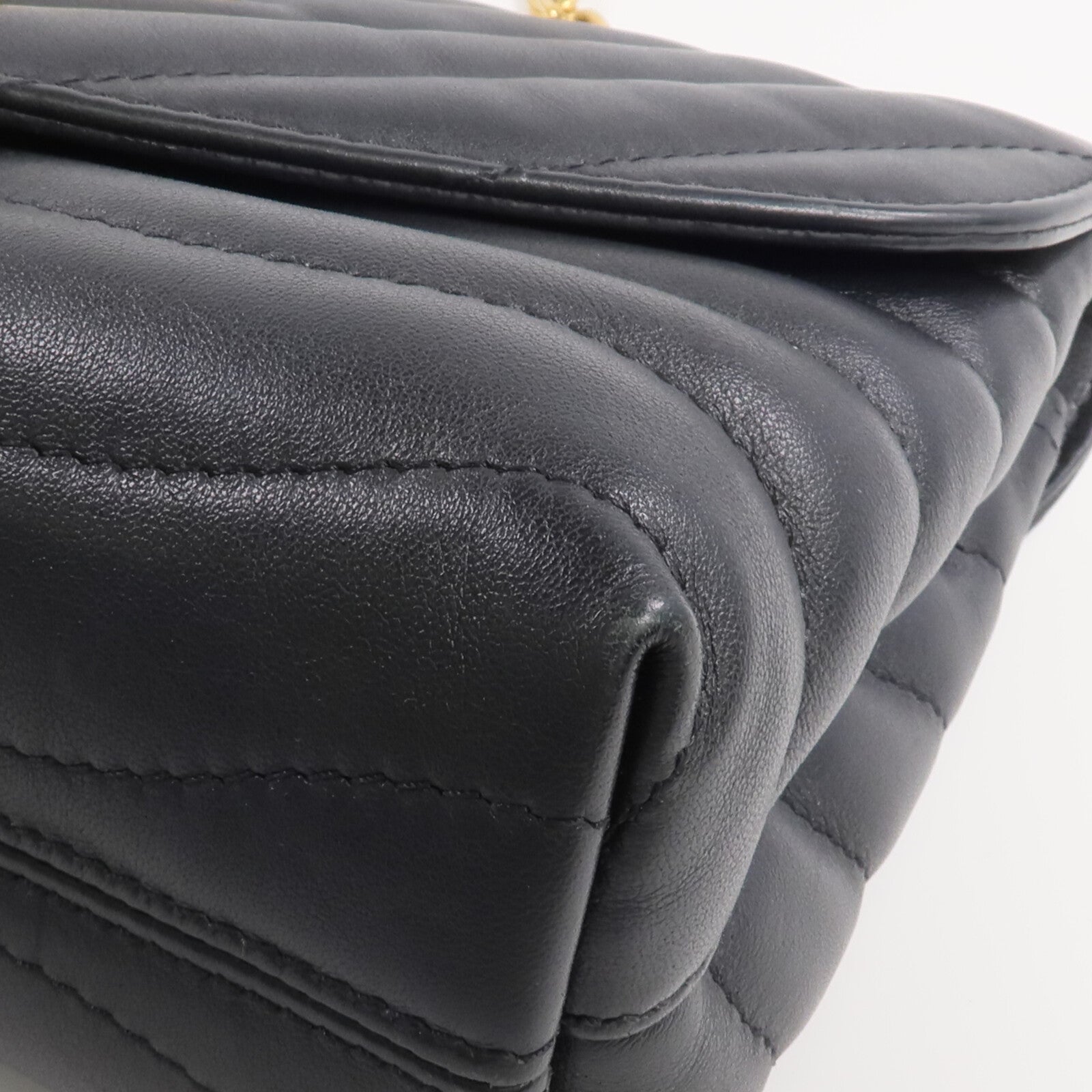 LOUIS VUITTON 牛皮皮革New Wave Chain Bag MM金扣鏈帶肩背袋
