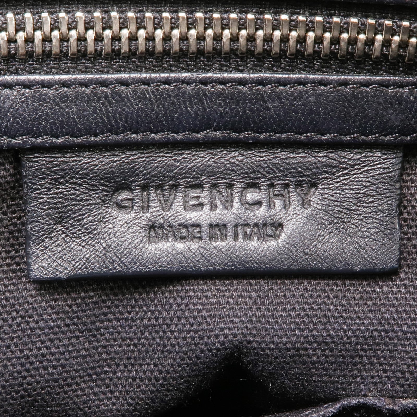 GIVENCHY 牛皮皮革Pandora Medium銀扣手挽肩背兩用袋