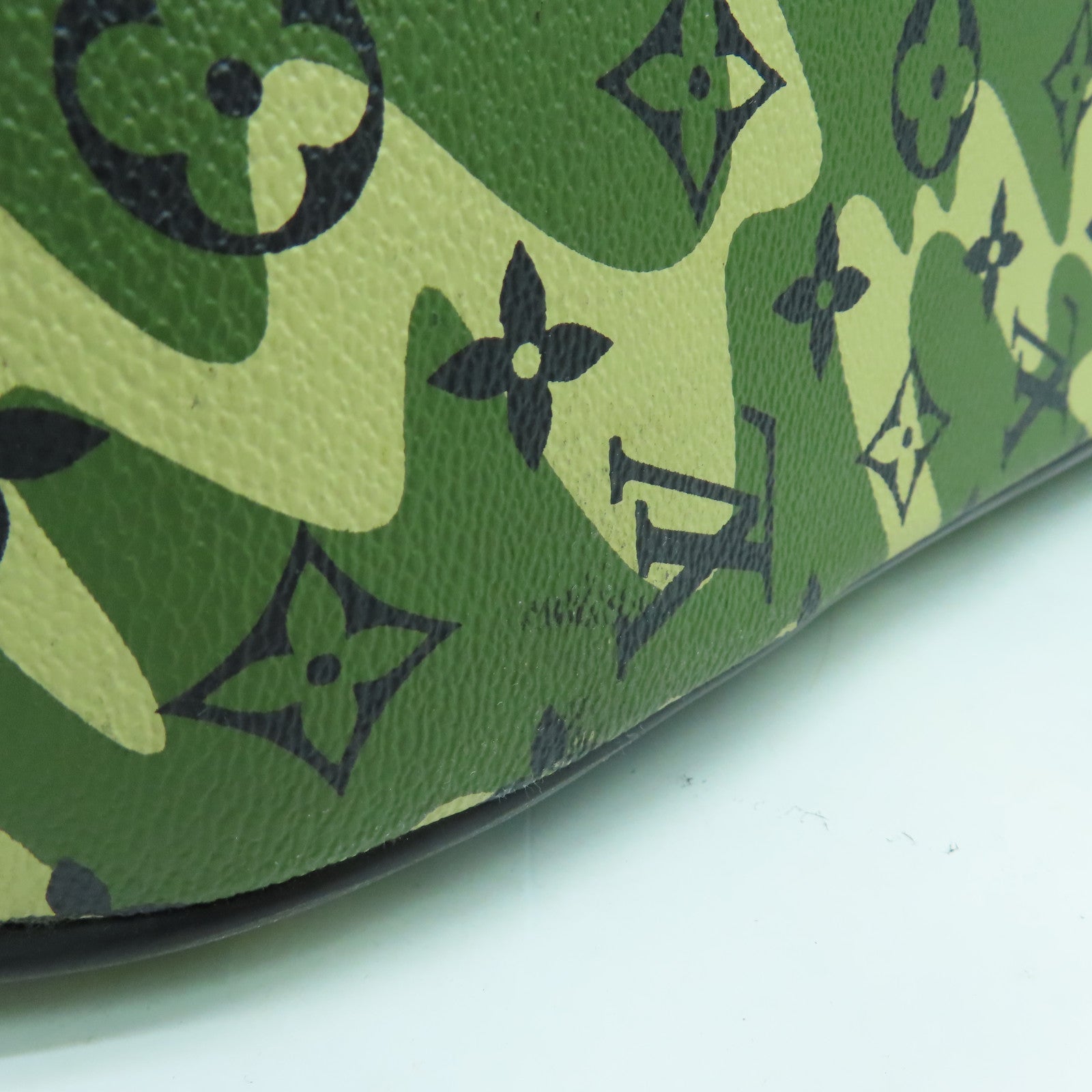 LOUIS VUITTON **【激減優惠】Monogram Camouflage Pegase 60金扣行李箱綠色