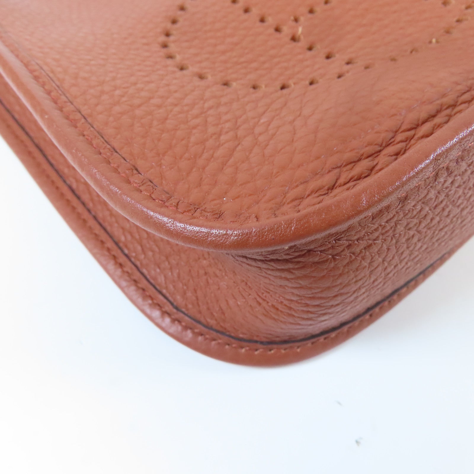 HERMES Clemence皮革Evelyne TPM金扣肩背袋駝色偏紅色