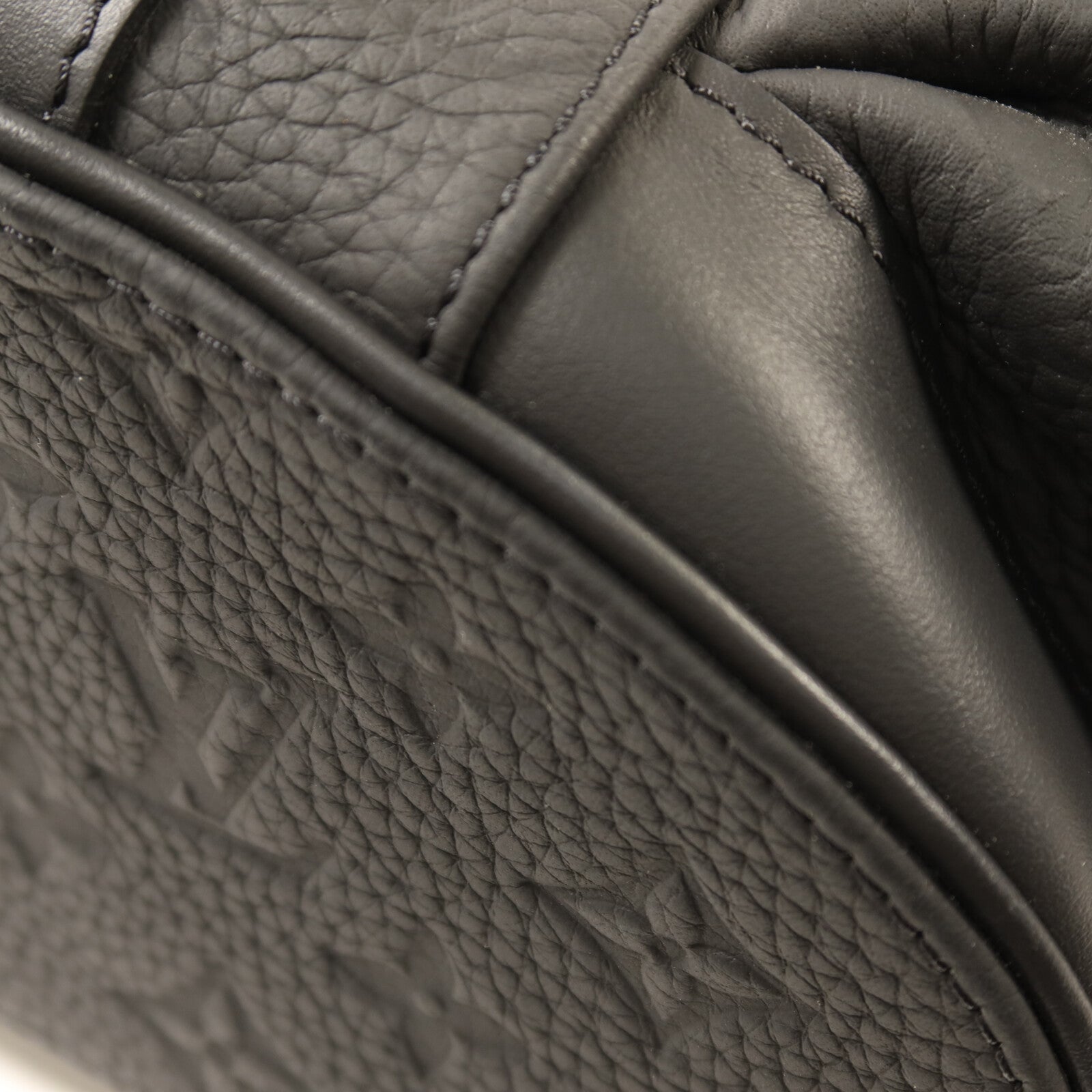 LOUIS VUITTON Monogram Taurillon Christopher PM背包