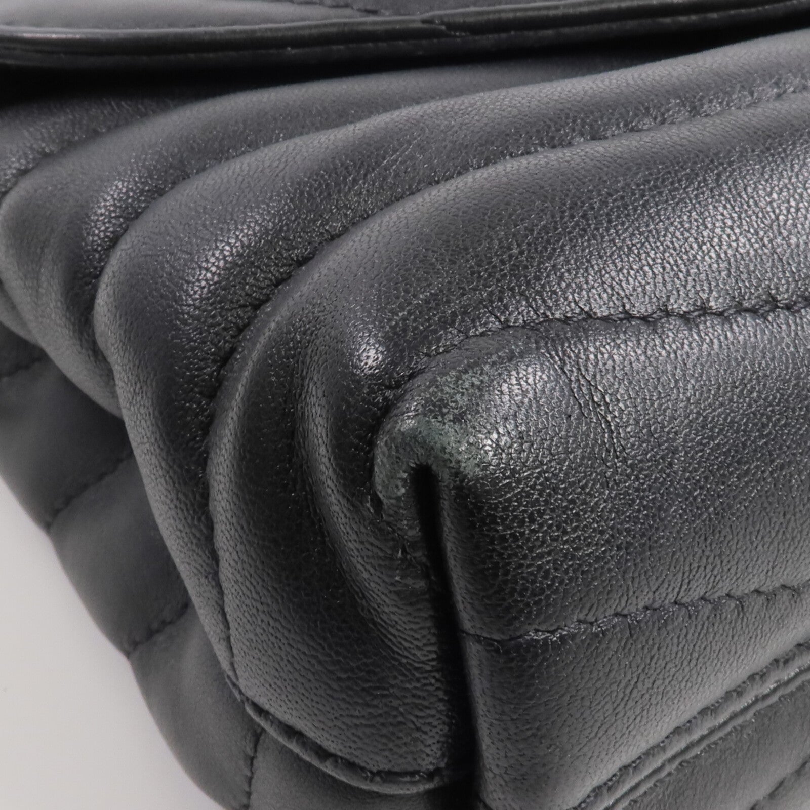 LOUIS VUITTON 牛皮皮革New Wave Chain Bag MM金扣鏈帶肩背袋
