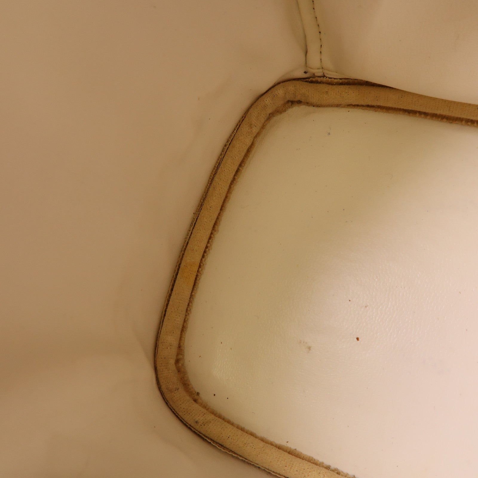CHANEL 牛皮皮革Vintage Vanity Bag金扣手挽袋