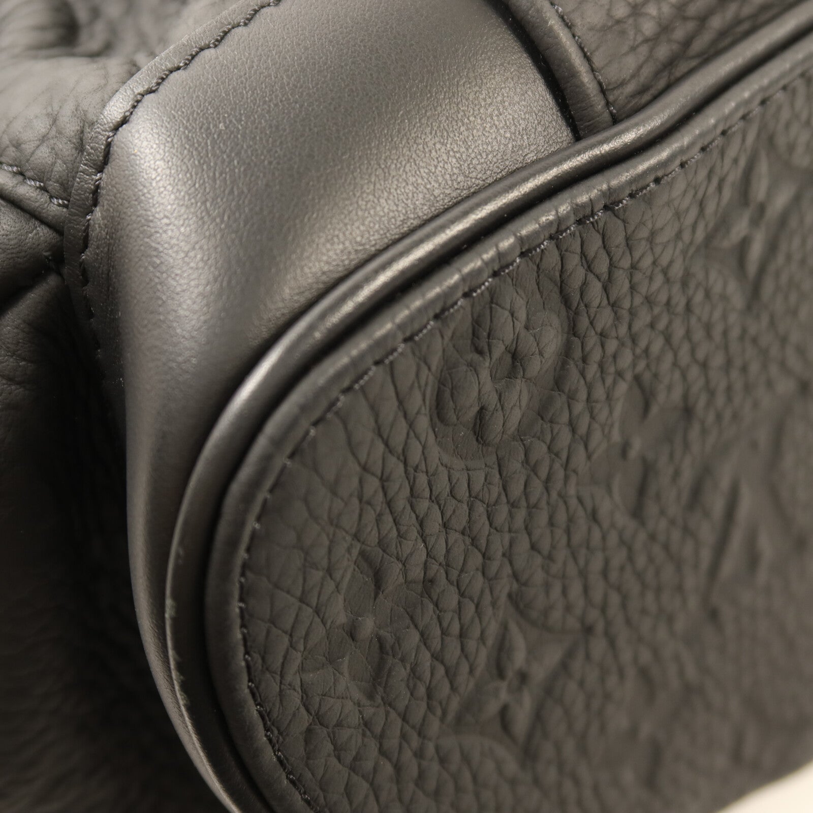 LOUIS VUITTON Monogram Taurillon Christopher PM背包