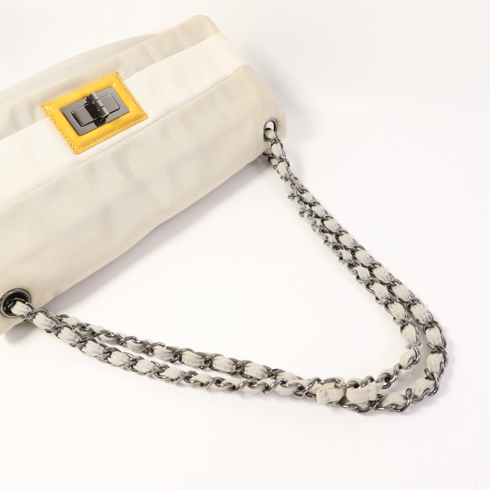 CHANEL 尼龍Chain Shoudler Bag銀扣鏈帶肩背袋