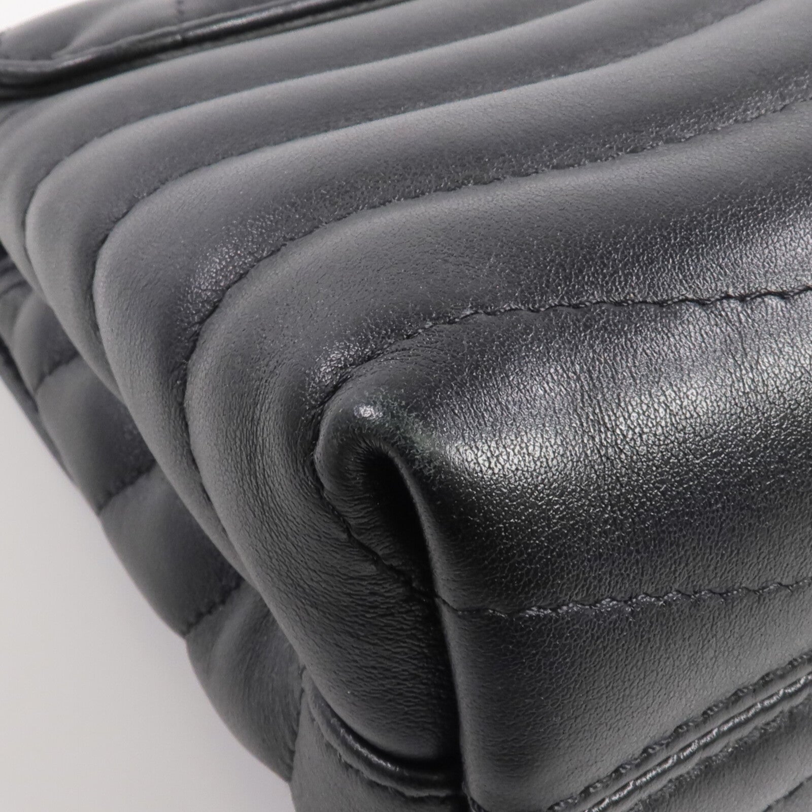 LOUIS VUITTON 牛皮皮革New Wave Chain Bag MM金扣鏈帶肩背袋