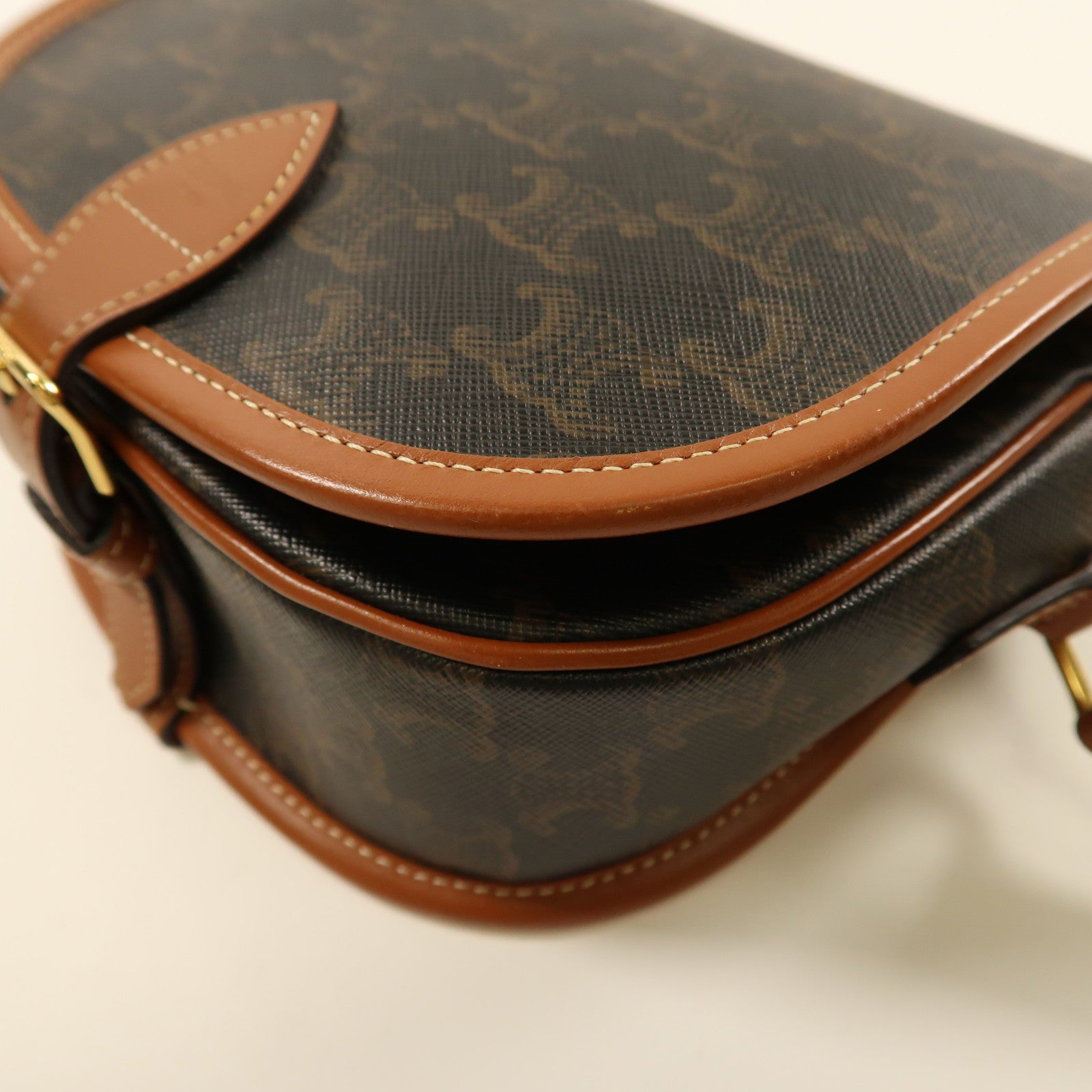 CELINE 塗層帆布Folco金扣肩背袋啡色