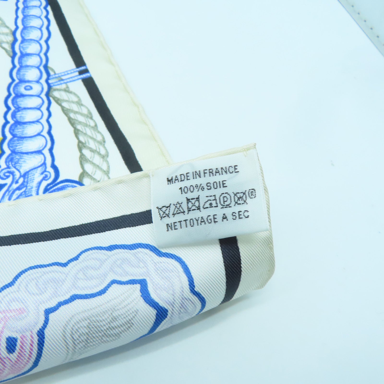 HERMES 【激減優惠】絲質Scarf 90x90cm絲巾米色/粉紅色