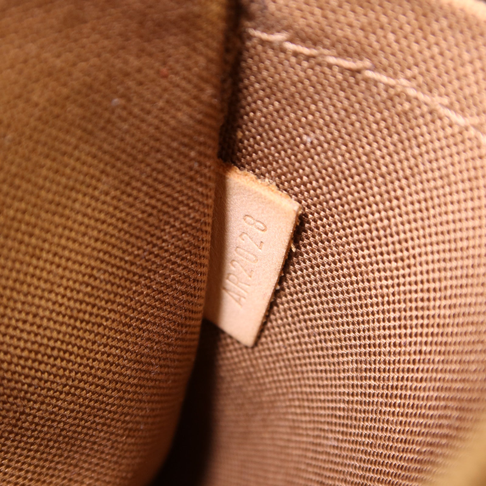 LOUIS VUITTON 【激減優惠】Monogram Tivoli PM金扣手挽袋