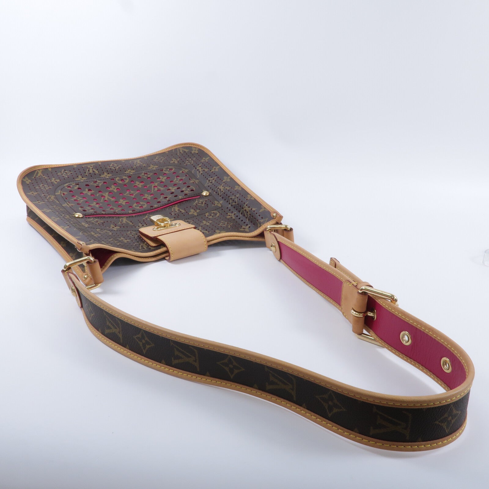 LOUIS VUITTON Monogram Perfo Musette肩背袋