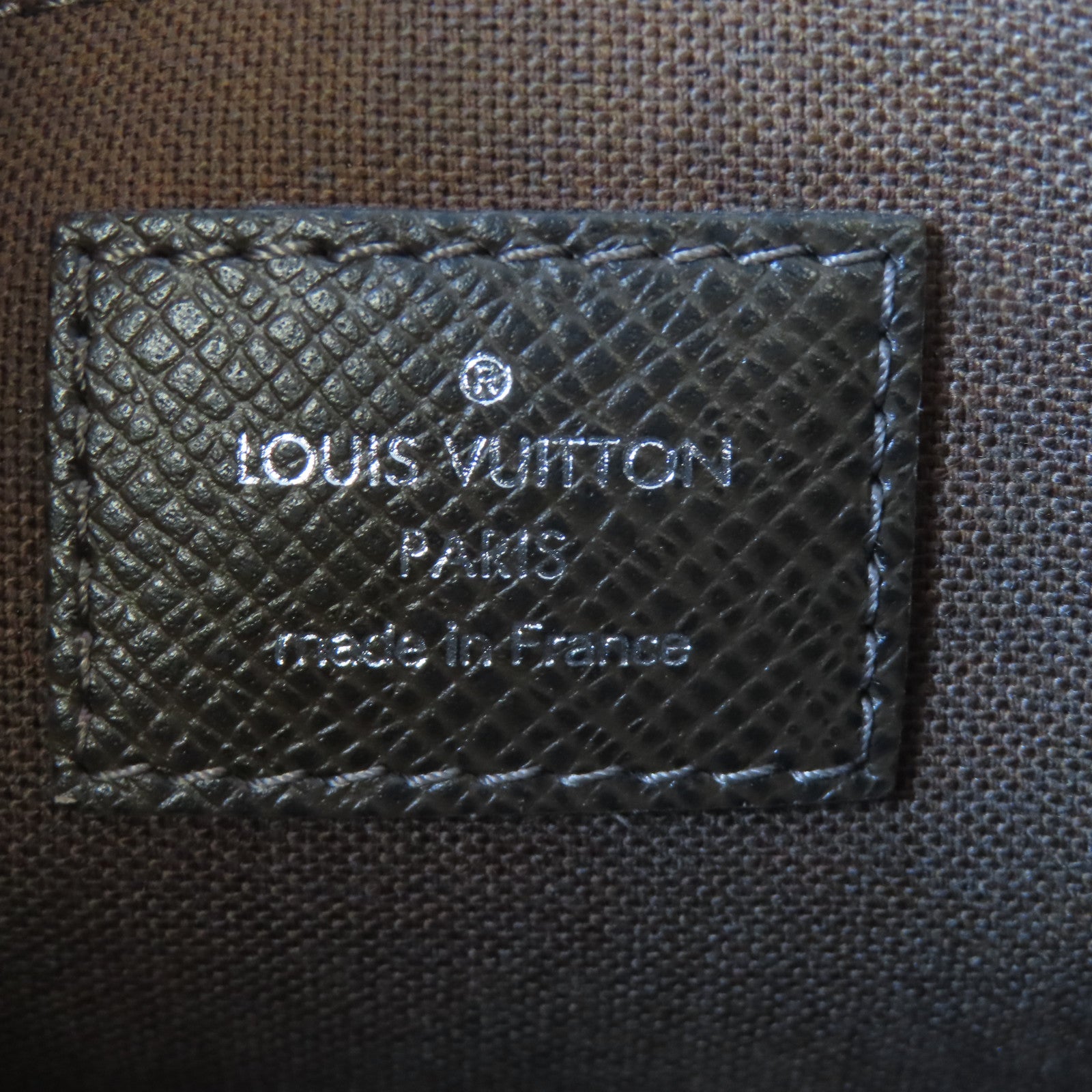 LOUIS VUITTON Taiga Andrei Messenger Bag銀扣肩背袋啡色