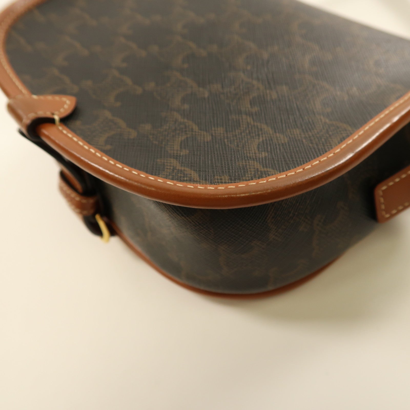 CELINE 塗層帆布Folco金扣肩背袋啡色