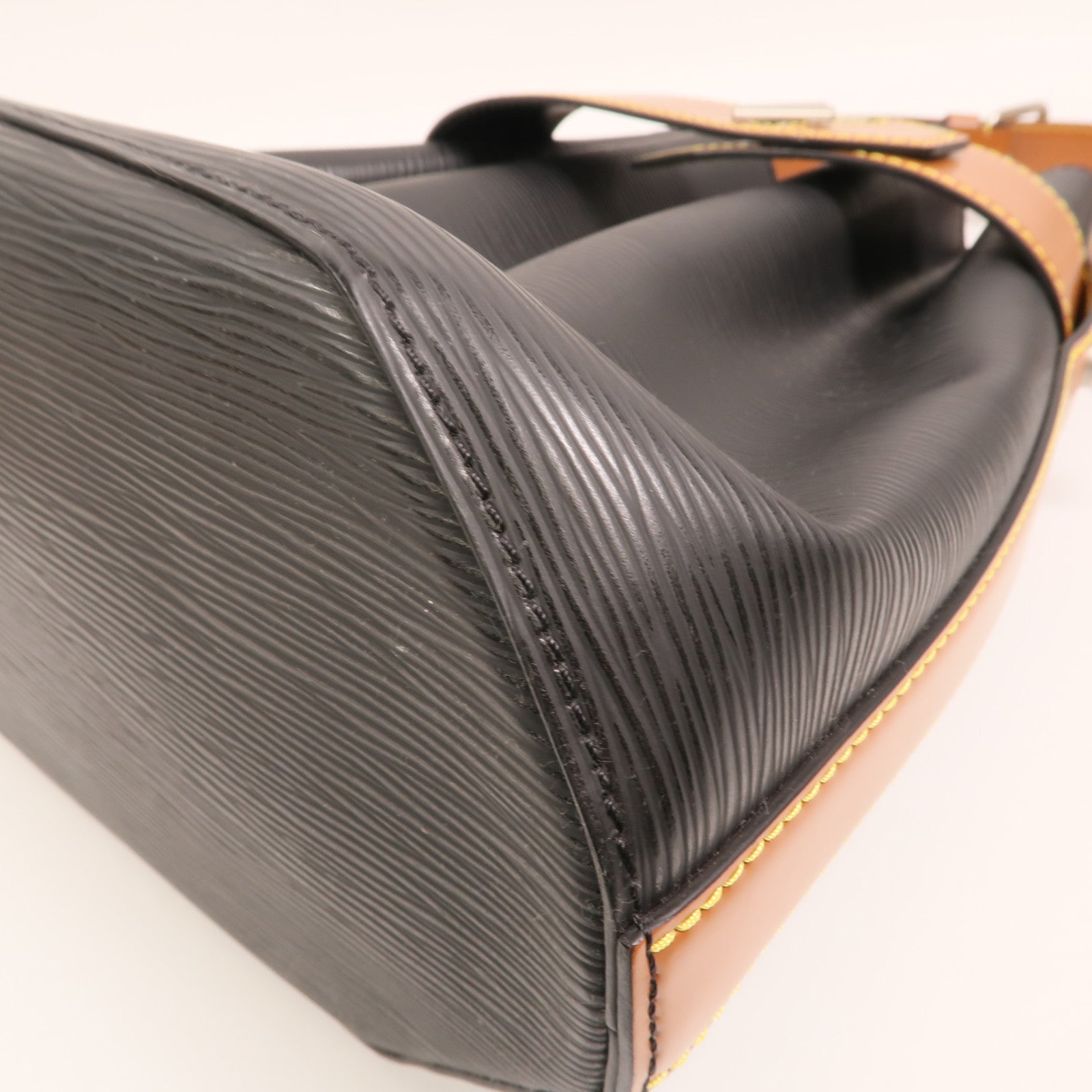 LOUIS VUITTON Epi Twist Bucket銀扣手挽肩背兩用袋