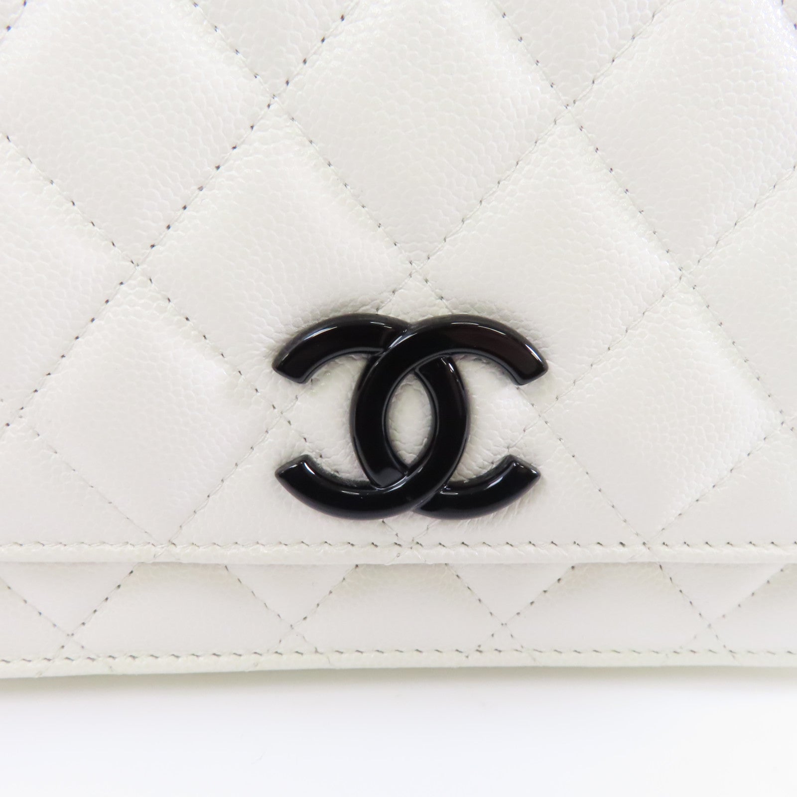 CHANEL 菱格Caviar皮革Wallet On Chain銀扣鏈帶肩背袋白色