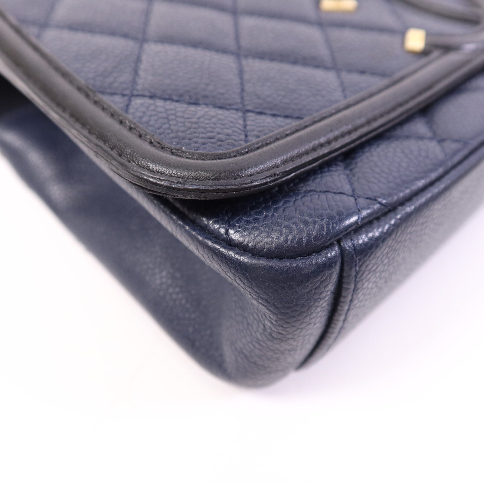 CHANEL 牛皮皮革Shoulder Bag金扣鏈帶肩背袋