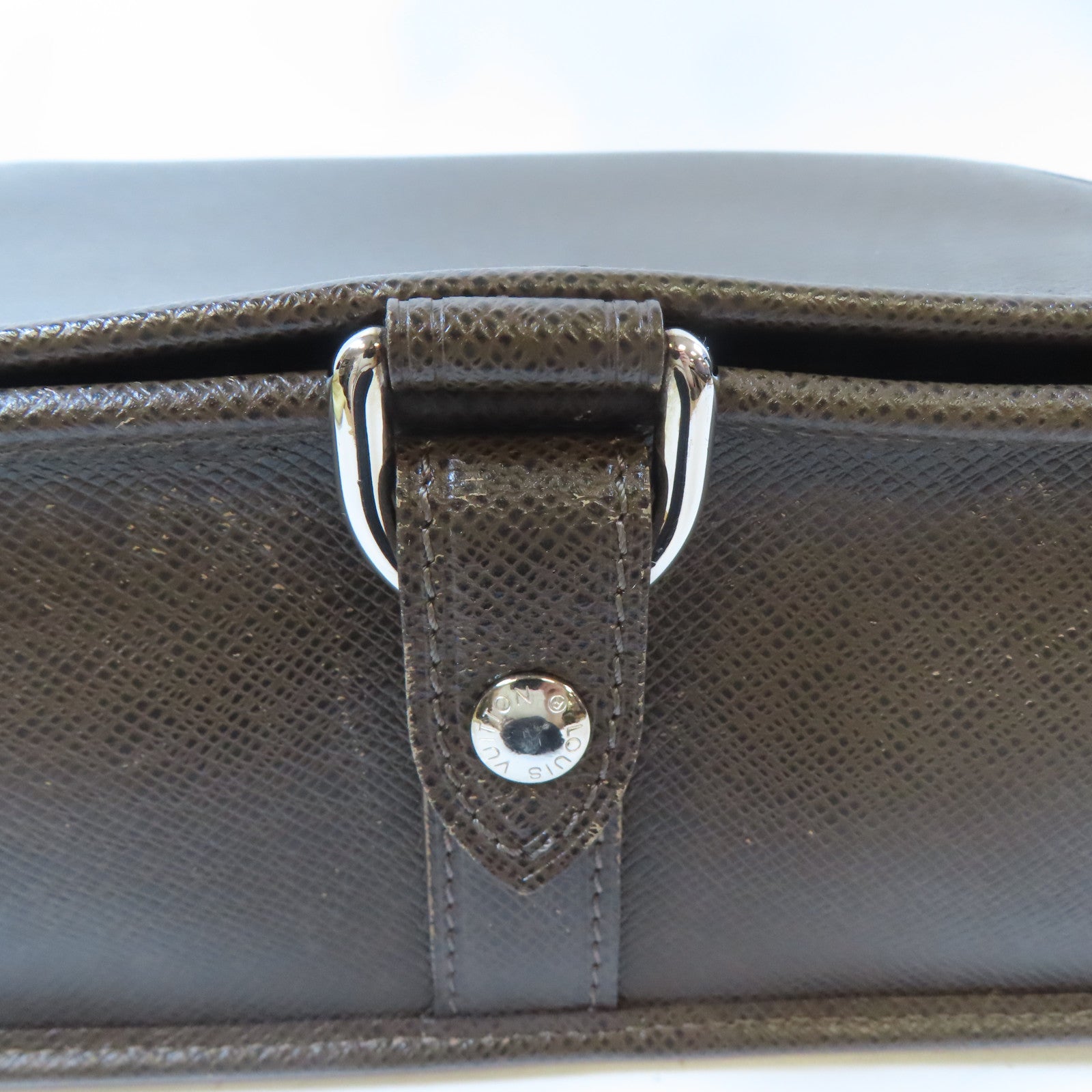 LOUIS VUITTON Taiga Andrei Messenger Bag銀扣肩背袋啡色