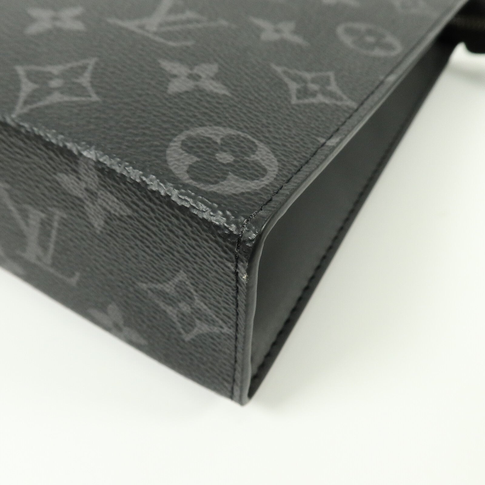 LOUIS VUITTON Monogram Eclipse Pochette Voyage MM手拿包