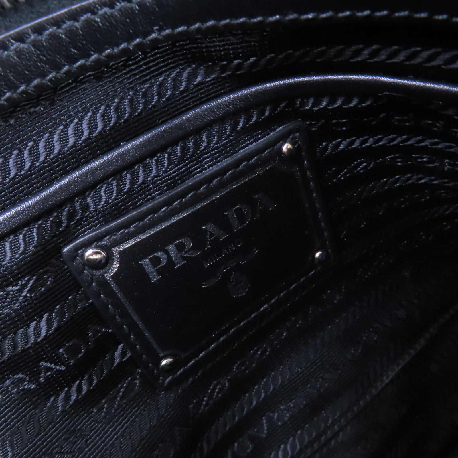 PRADA【激減優惠】 尼龍Tessuto 2Way Shoulder Bag銀扣手挽肩背袋兩用袋黑色