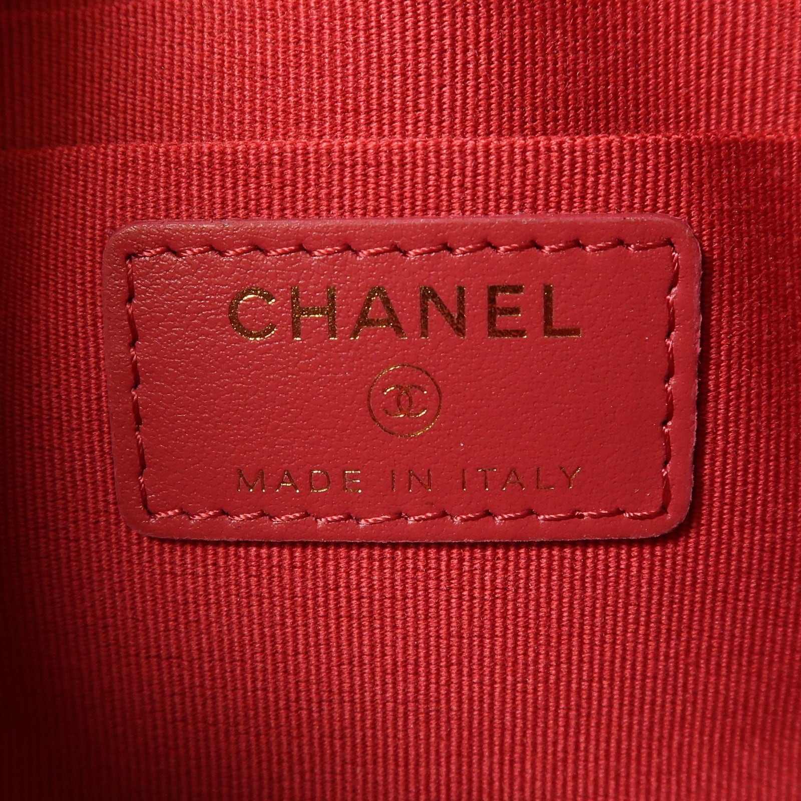 CHANEL 羊皮皮革Pouch金扣手拿包