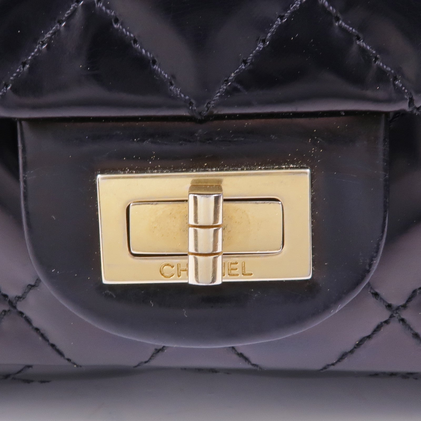 CHANEL 漆皮皮革Chain Shoulder金扣鏈帶肩背袋