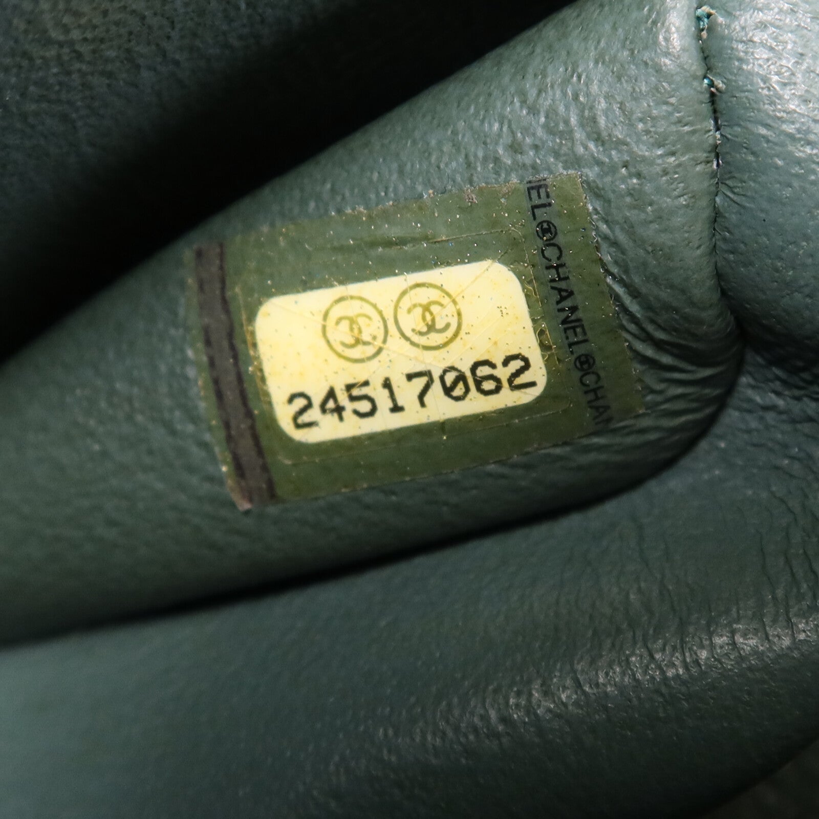 CHANEL 牛皮皮革Mini Classic 17銀扣鏈帶肩背袋