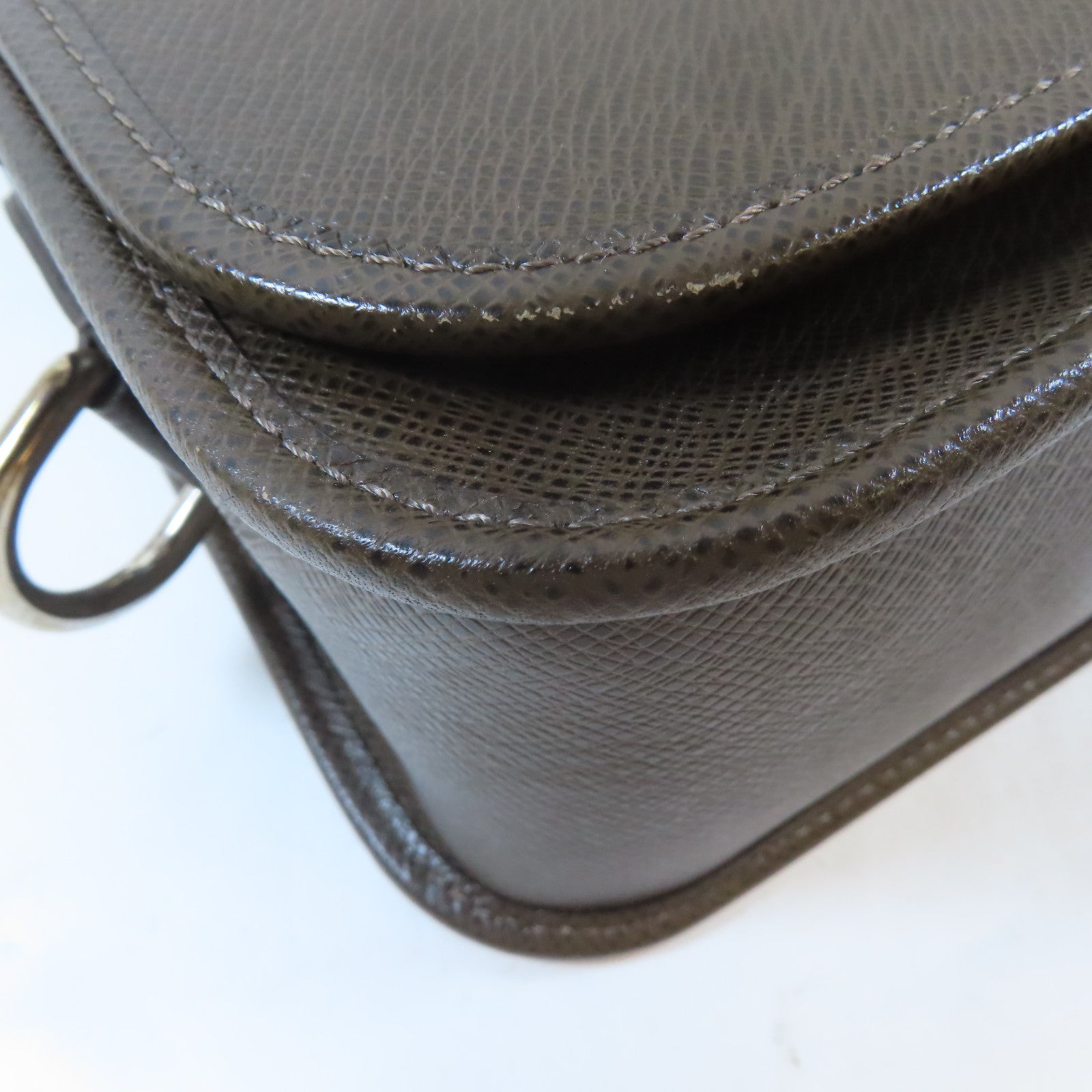 LOUIS VUITTON Taiga Andrei Messenger Bag銀扣肩背袋啡色