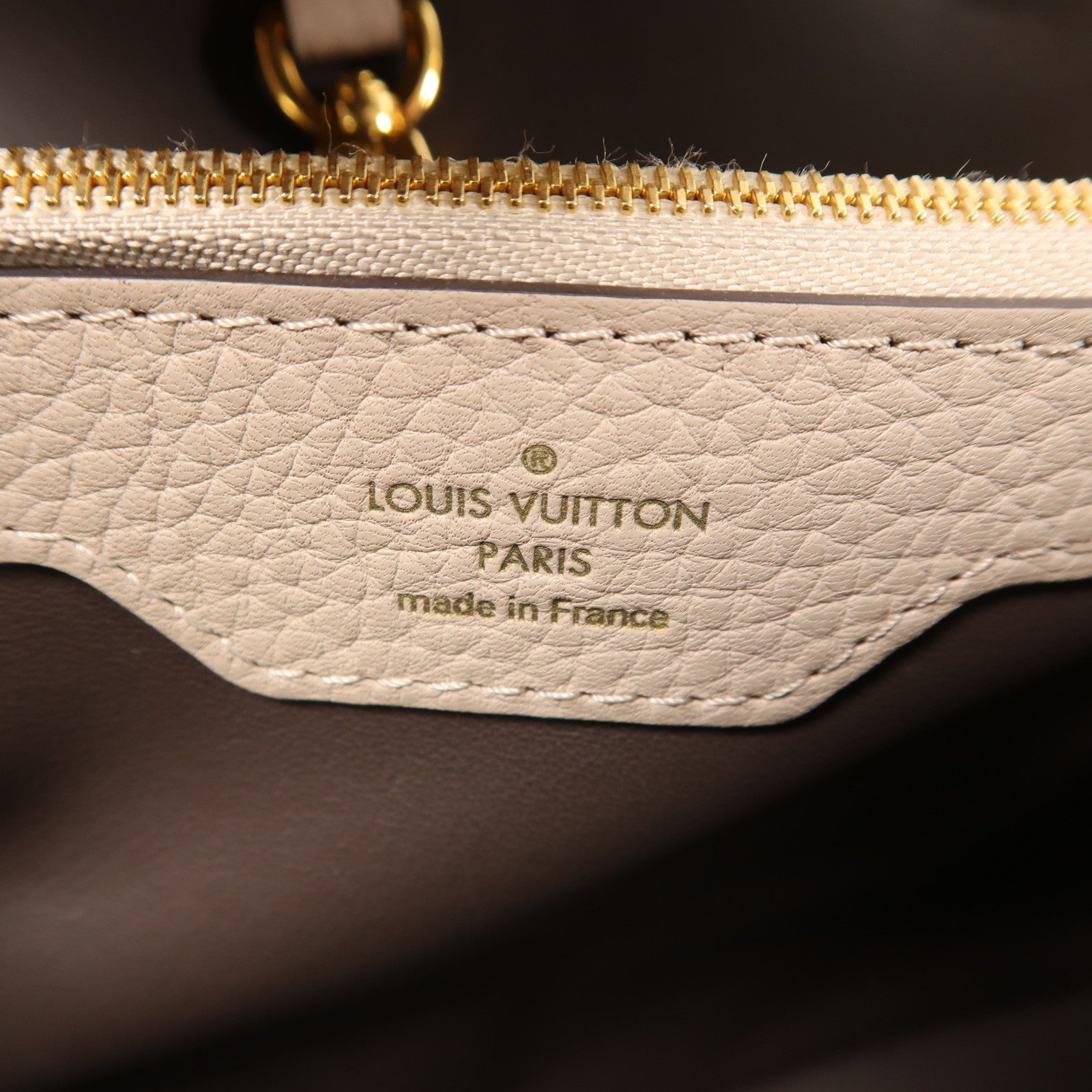LOUIS VUITTON 牛皮皮革Capucines MM金扣手挽袋