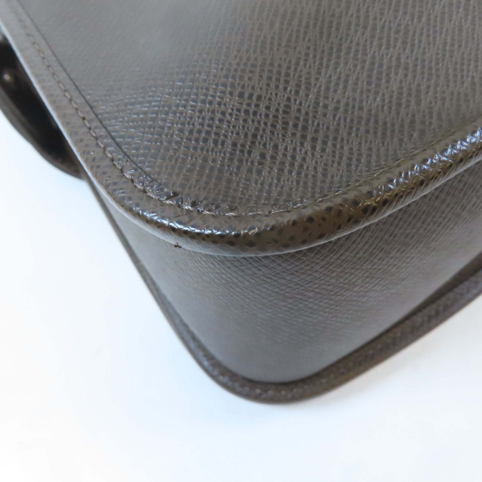 LOUIS VUITTON Taiga Andrei Messenger Bag銀扣肩背袋啡色
