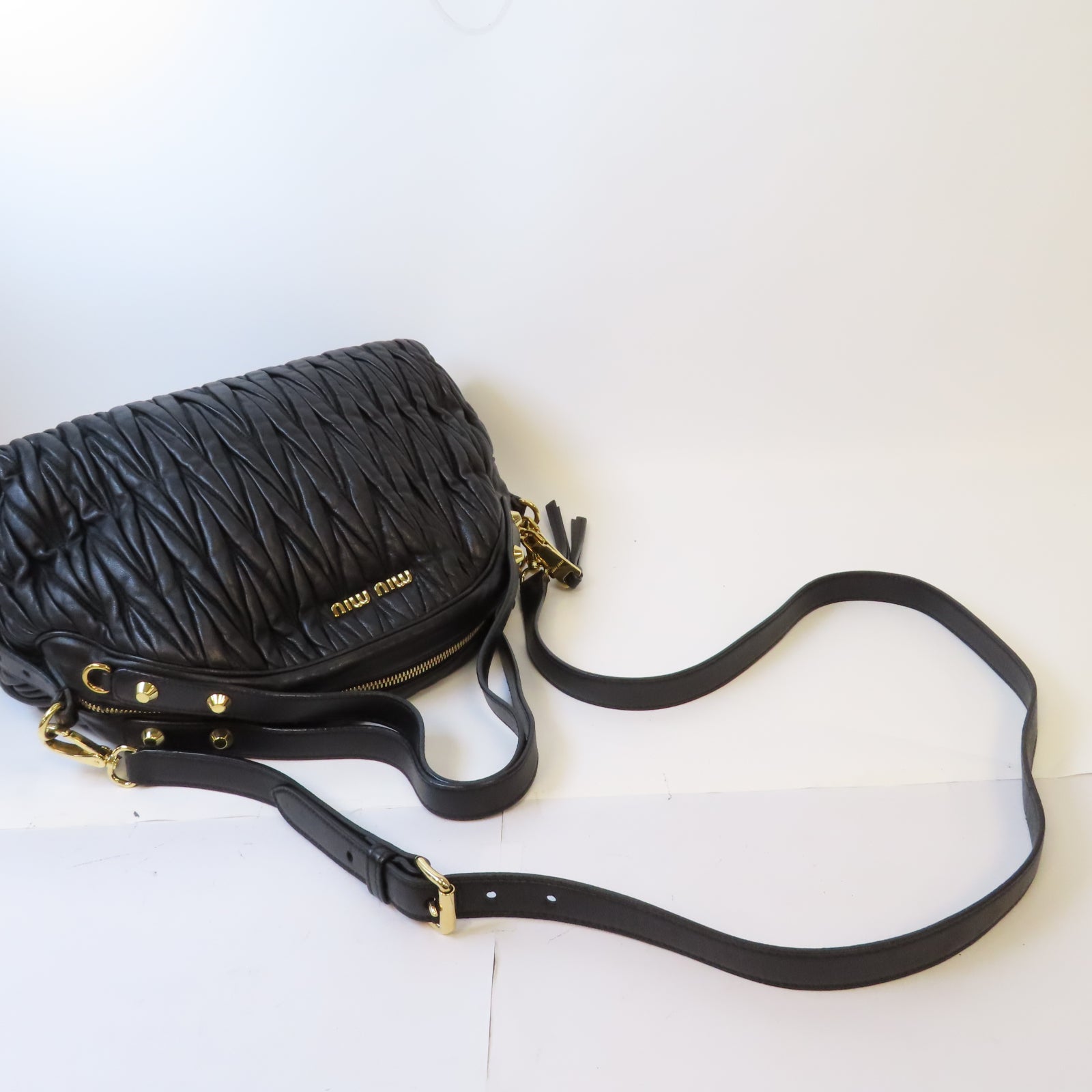 Miu Miu 羊皮皮革Matelasse金扣手挽肩背兩用袋黑色