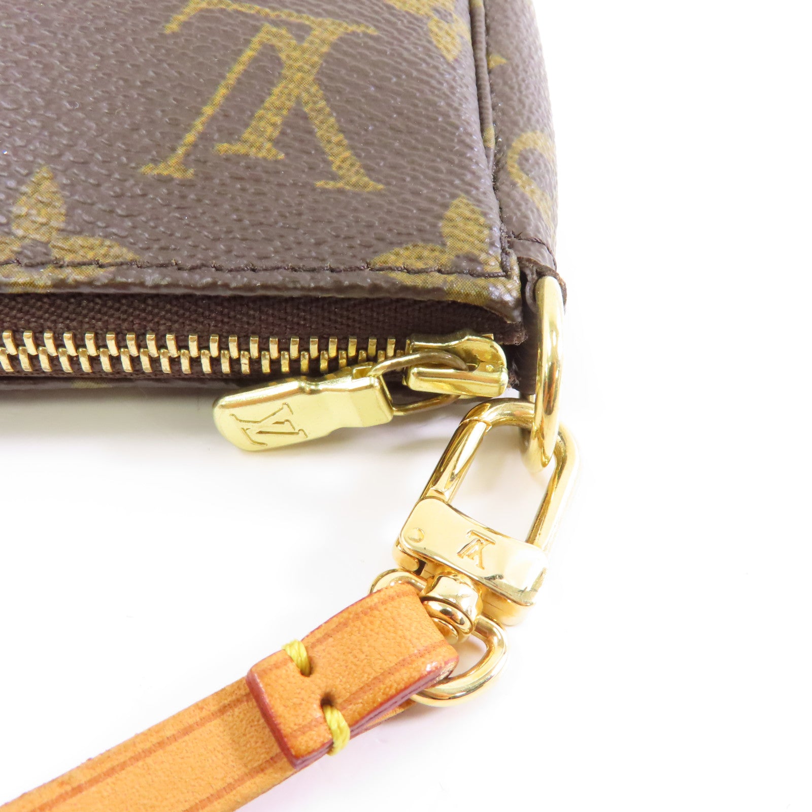 LOUIS VUITTON Monogram Pochette Accessoires金扣手挽袋啡色