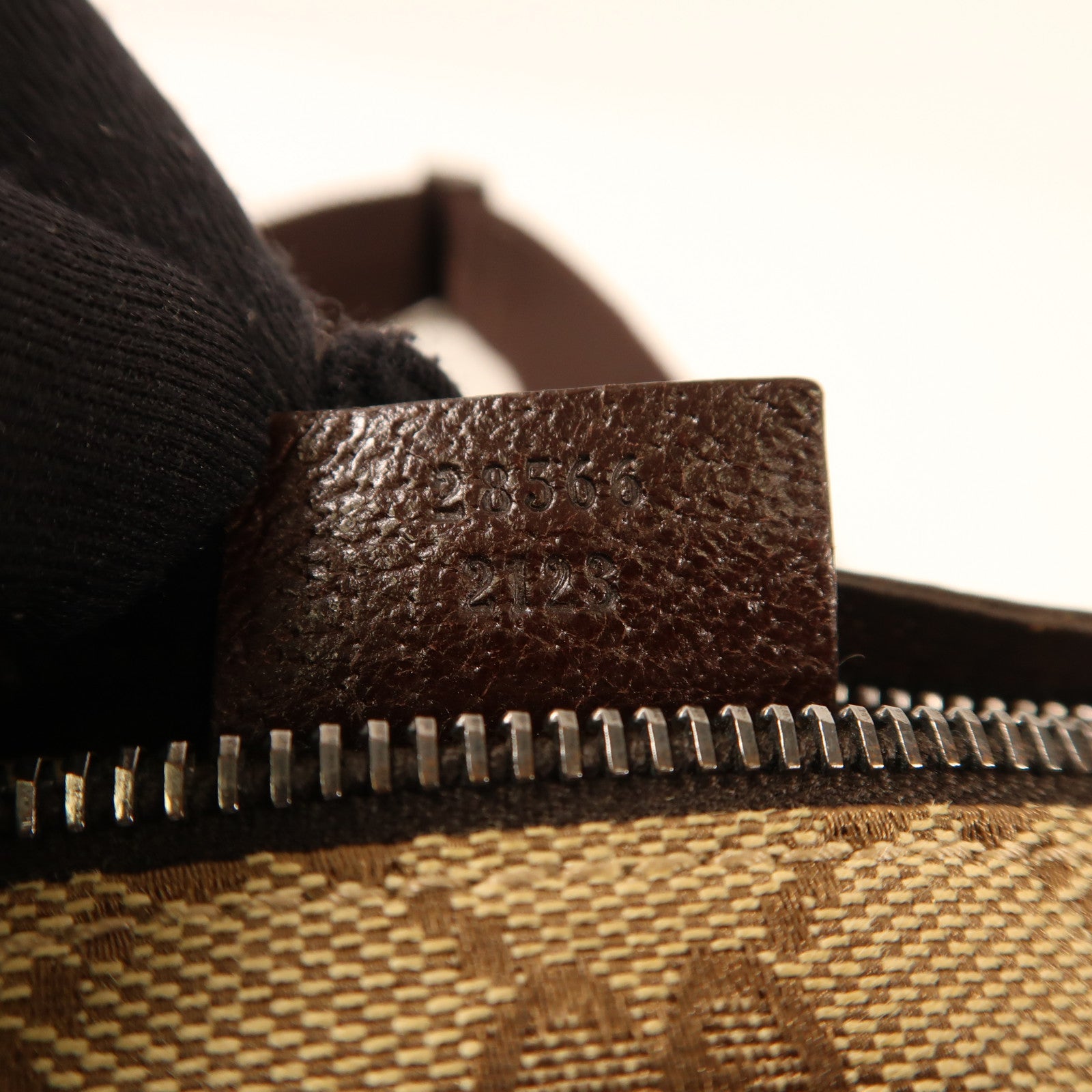 GUCCI 帆布Waist Bag銀扣腰包