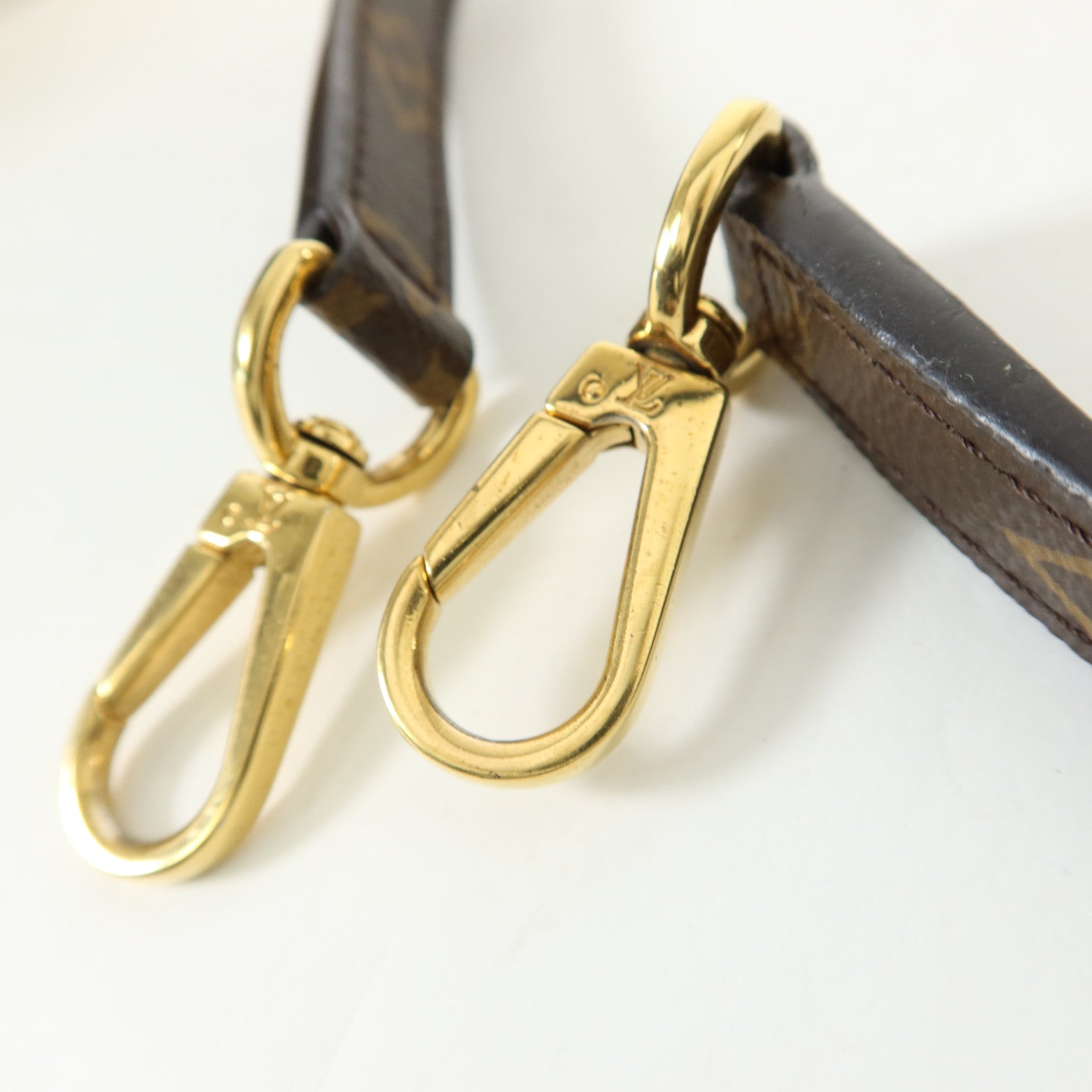 LOUIS VUITTON Monogram Montaigne MM金扣手挽肩背兩用袋