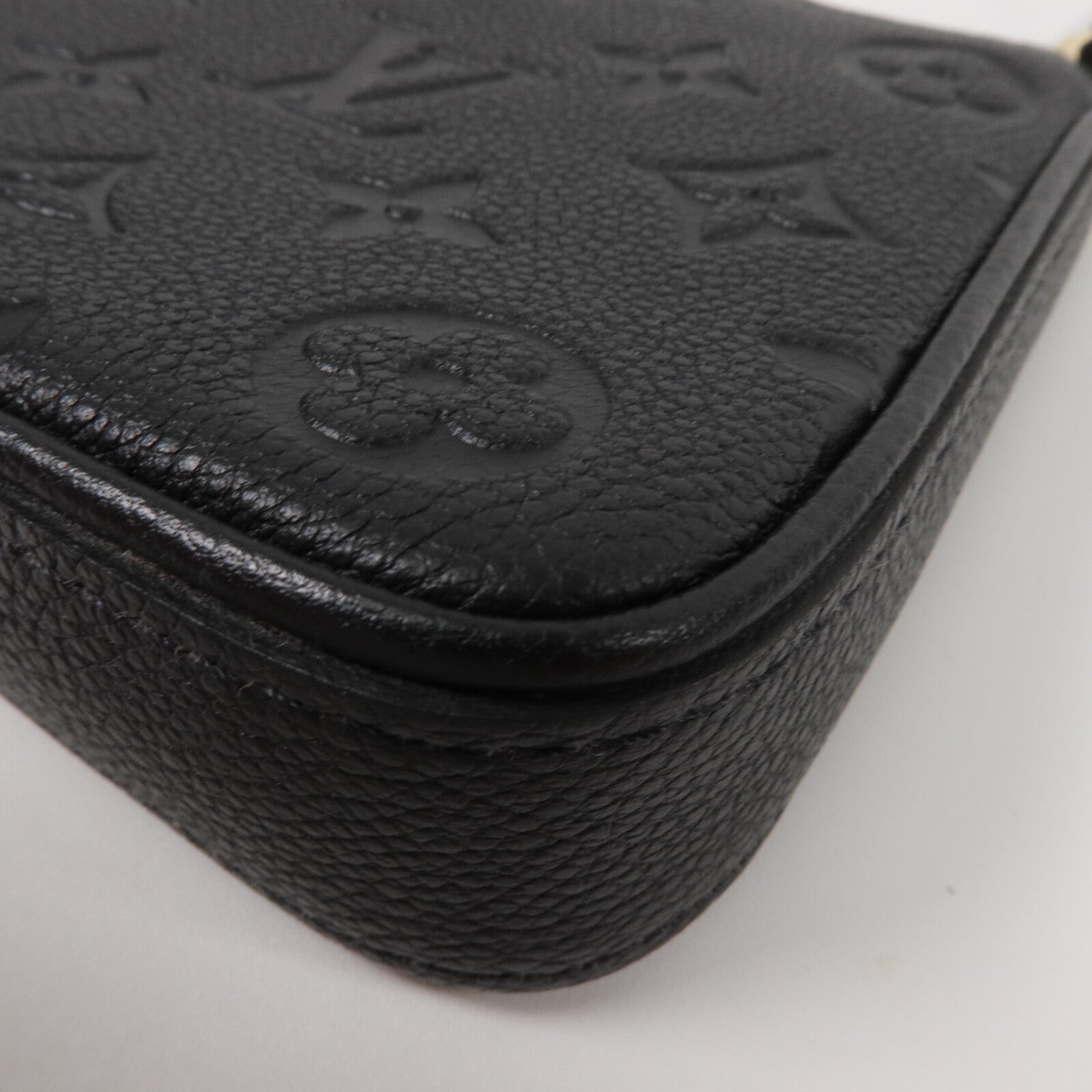 LOUIS VUITTON Monogram Empreinte Easy Pouch On Strap手挽肩背兩用袋