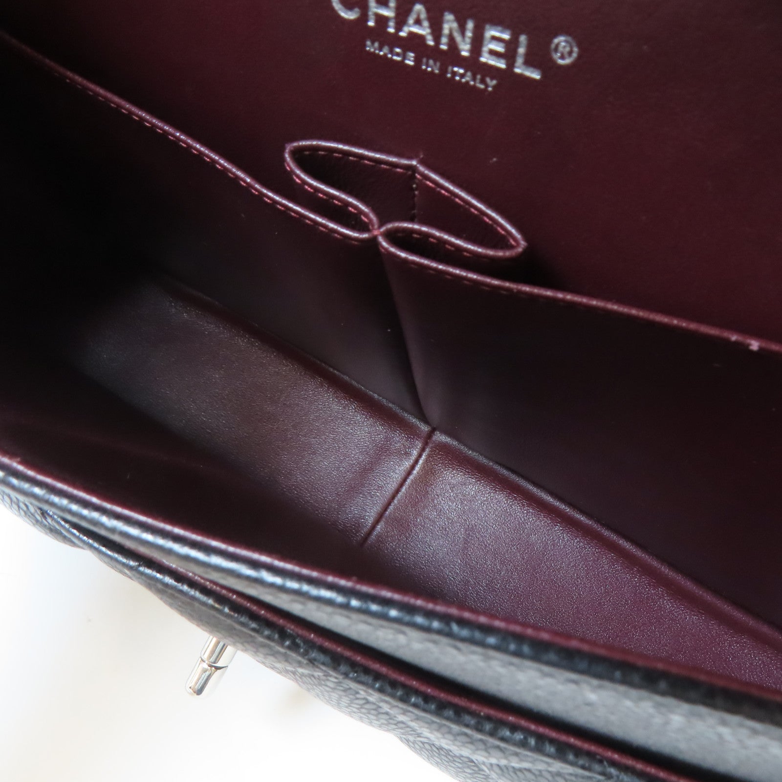 CHANEL 菱格Caviar皮革Classic銀扣鏈帶肩背袋黑色