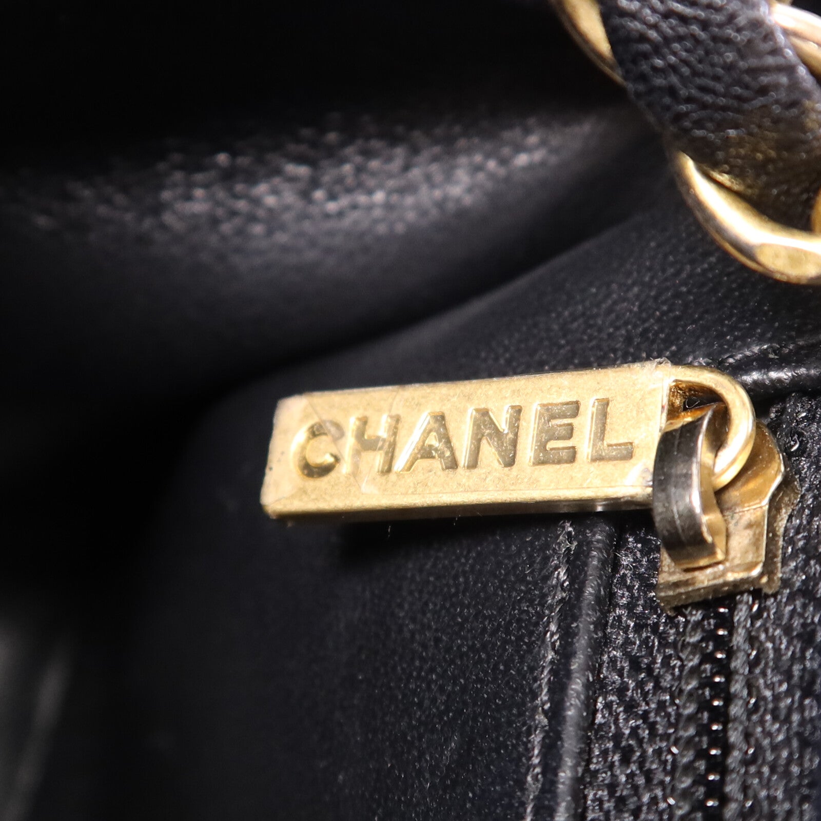 CHANEL 牛皮皮革Shoulder Bag金扣鏈帶肩背袋
