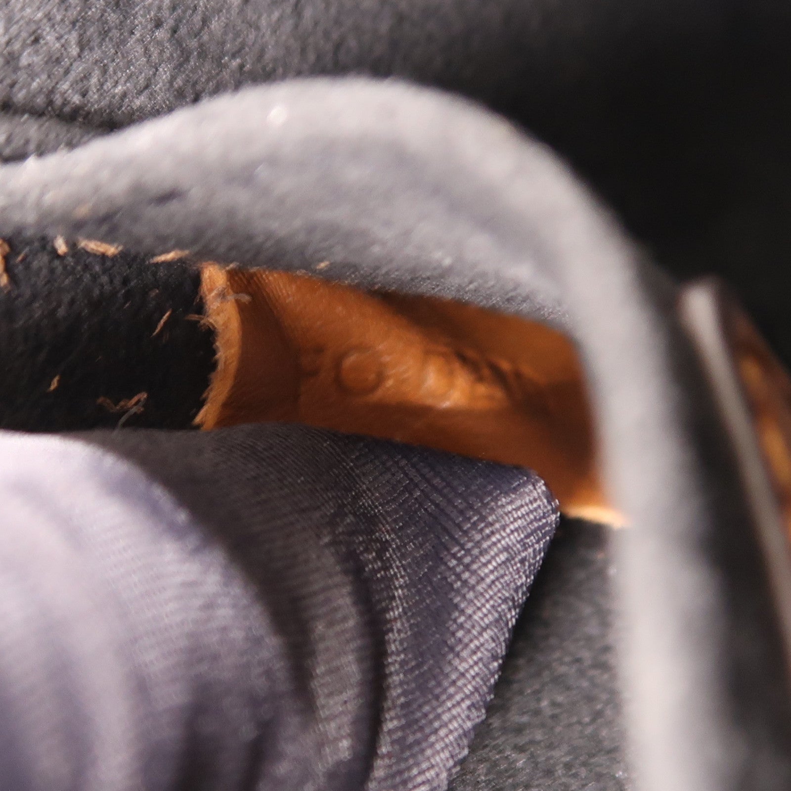 LOUIS VUITTON 【激減優惠】Monogram Reverse Mini Dauphine金扣肩背袋