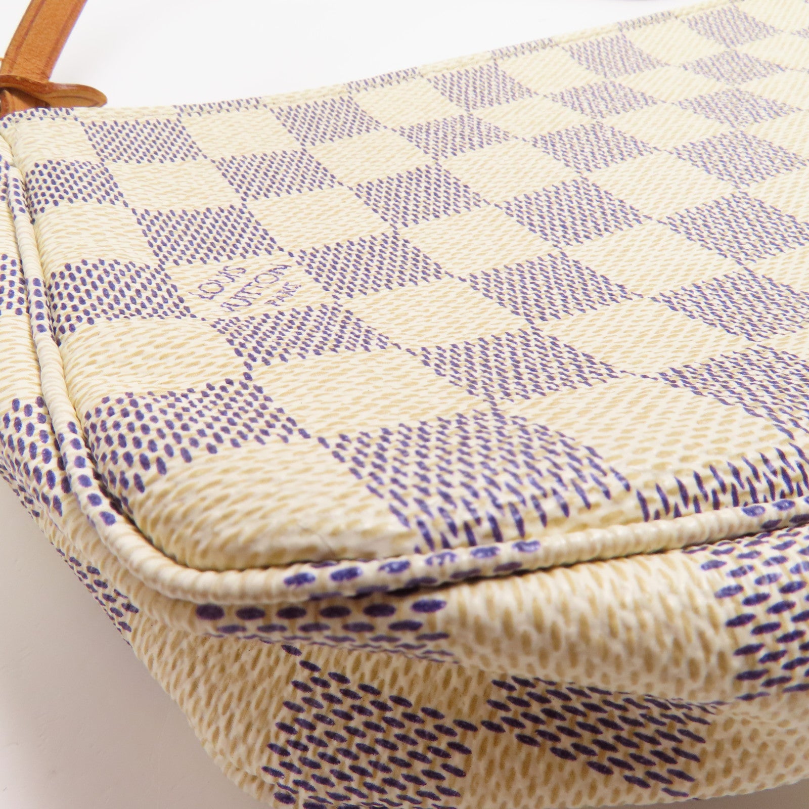 LOUIS VUITTON Damier Azur Pochette Accessooires金扣手挽袋