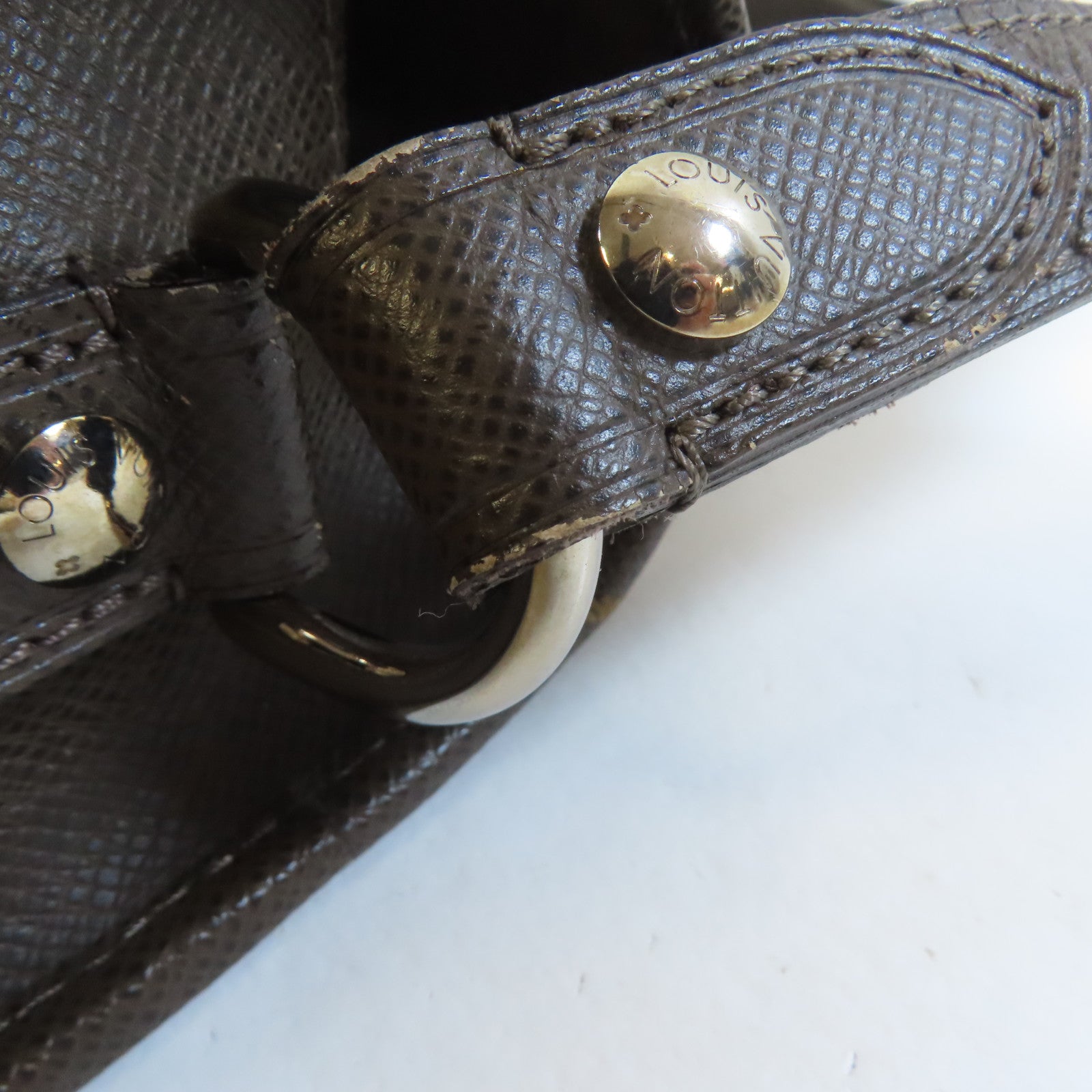LOUIS VUITTON Taiga Andrei Messenger Bag銀扣肩背袋啡色