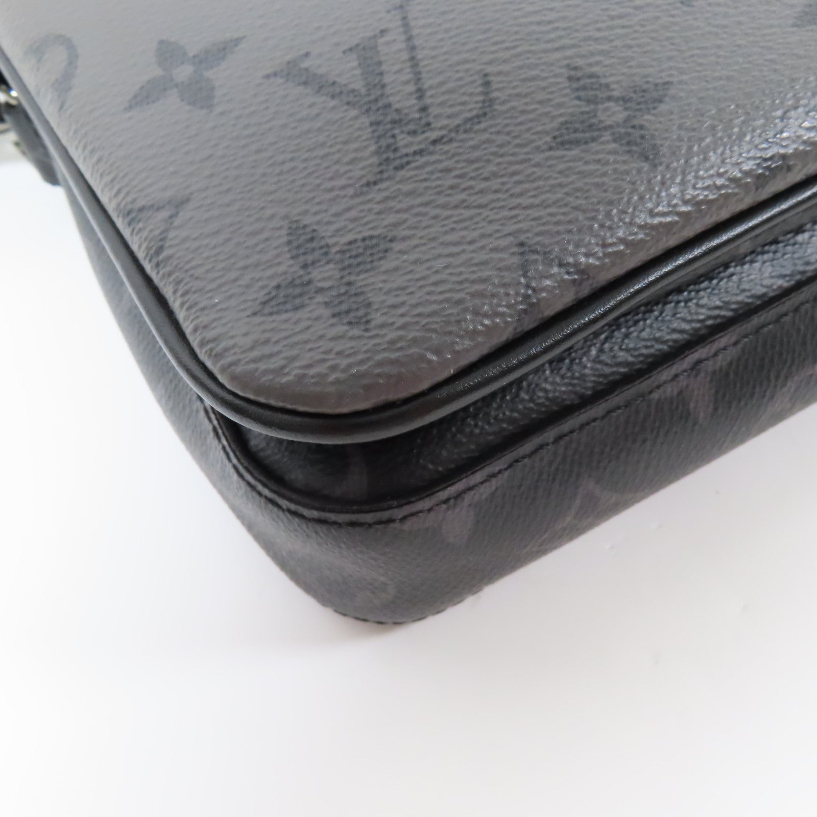 LOUIS VUITTON LV SHW Trio Messenger Shoulder Bag M69443 Monogram Eclipse Reverse