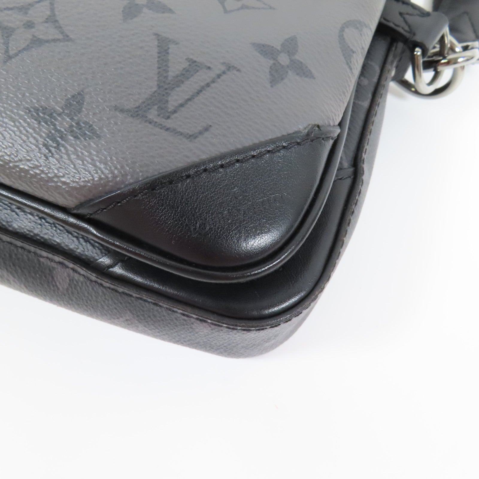 LOUIS VUITTON LV SHW Trio Messenger Shoulder Bag M69443 Monogram Eclipse Reverse
