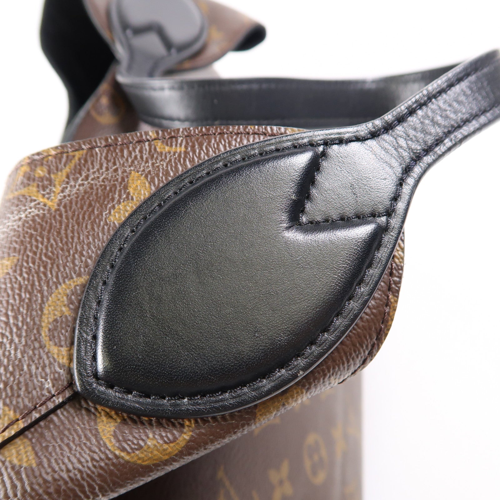 LOUIS VUITTON Monogram Flower Hobo金扣肩背袋